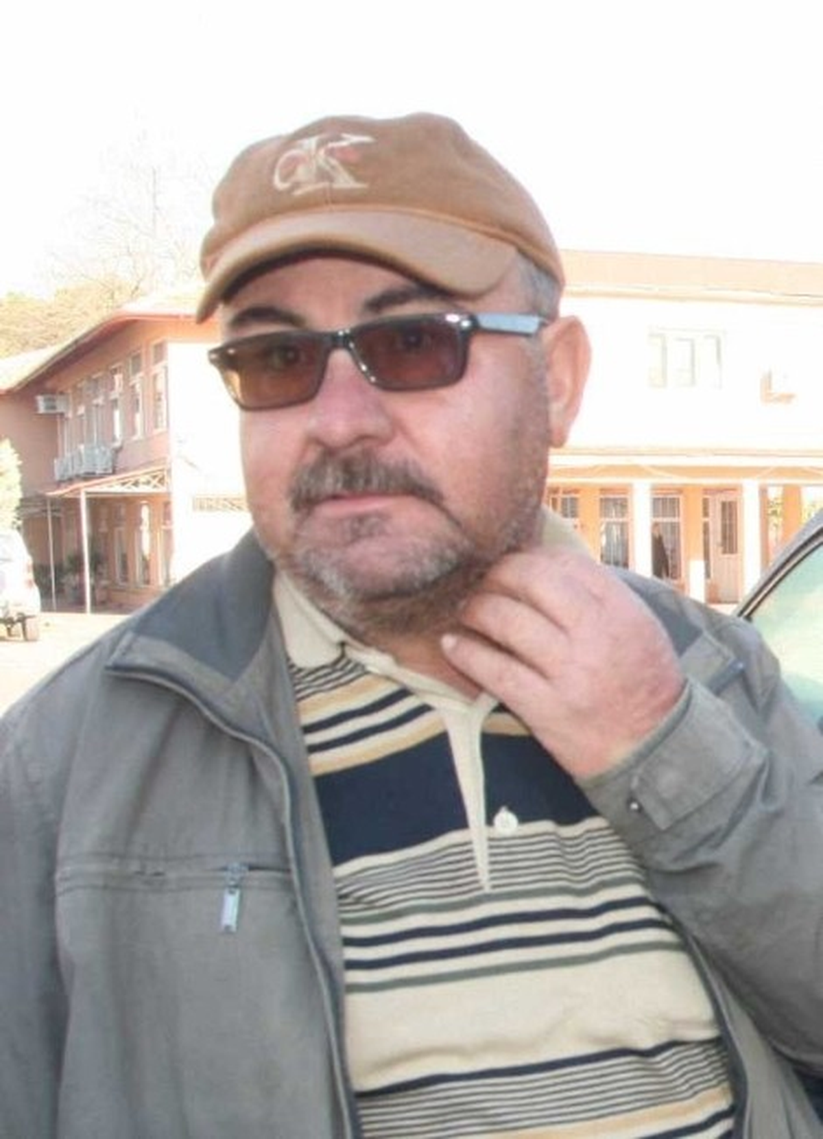 Evin Önüne Park Ettiği Aracının Camlarını Kırdılar