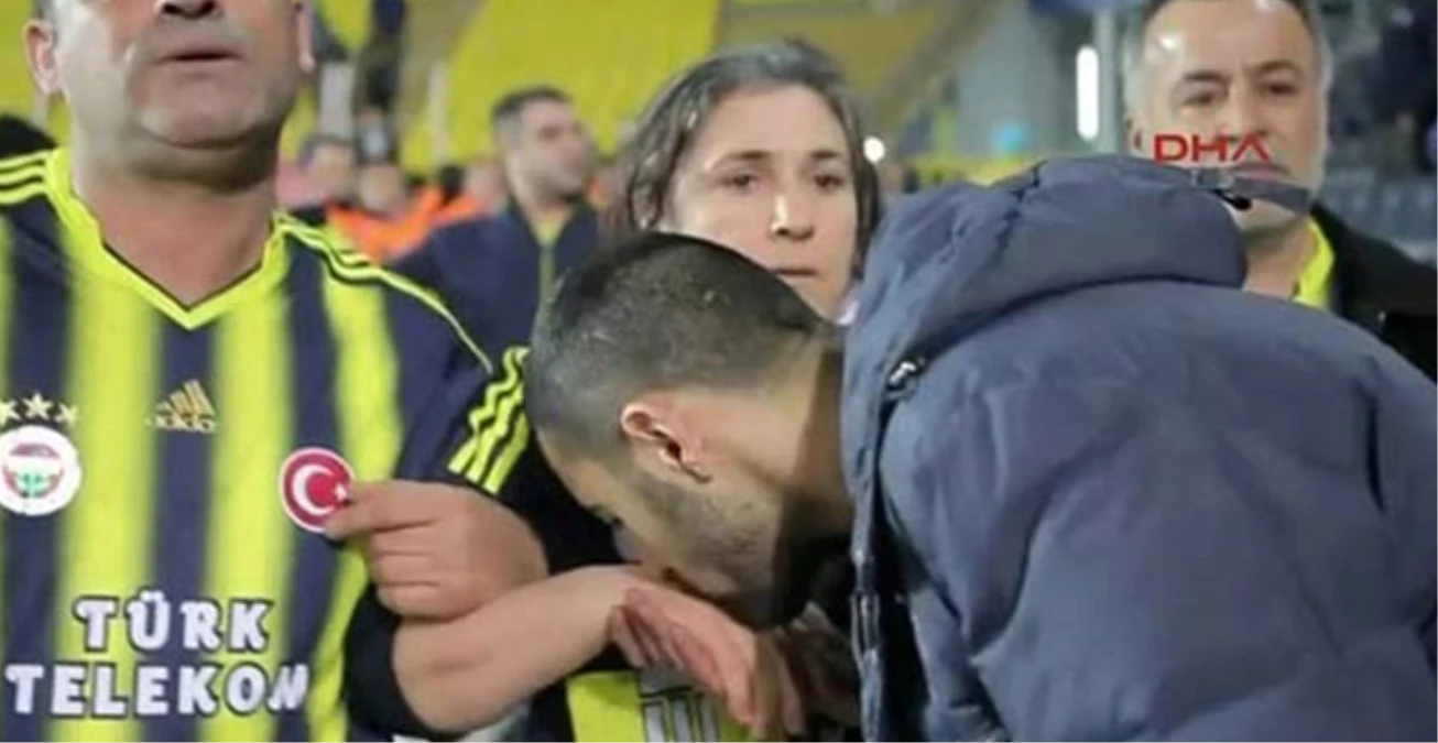 Fenerbahçe\'lilerden Ali İsmail\'in Ailesine Sevgi Gösterisi