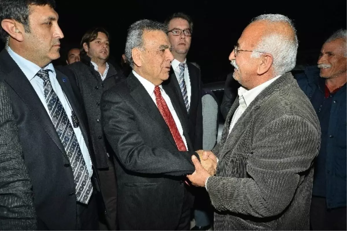 İzmirli 30 Dernek Kocaoğlu\'na Destek Kararı Aldı