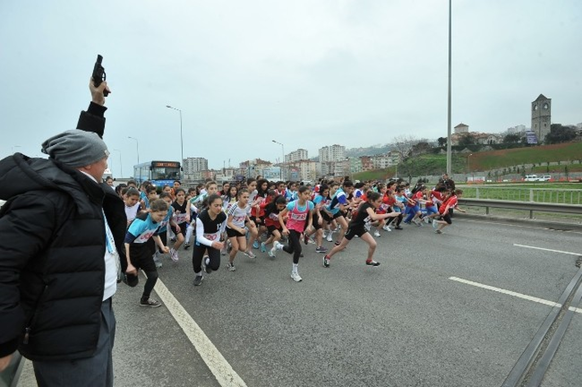 Okul Sporları Kros Grup Birinciliği Trabzon\'da Yapıldı