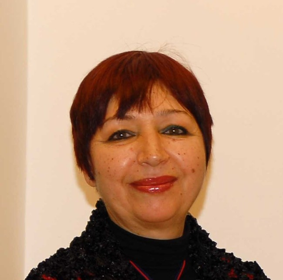 Sanko Sanat Galerisi Ressam Emine Ermiş\'i Ağırlıyor