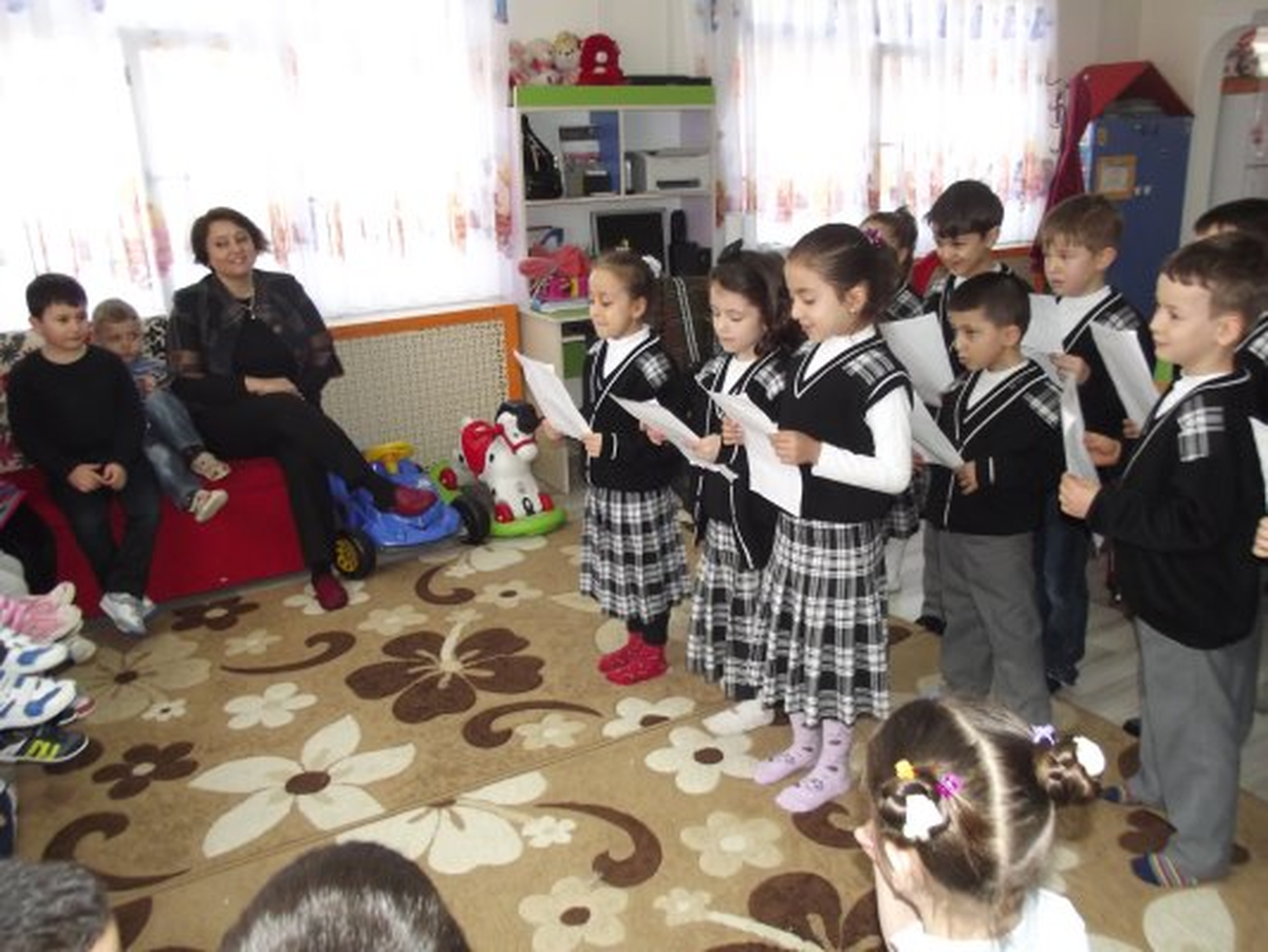 Sevgililer Gününde Miniklerin Selma Öğretmen Aşkı