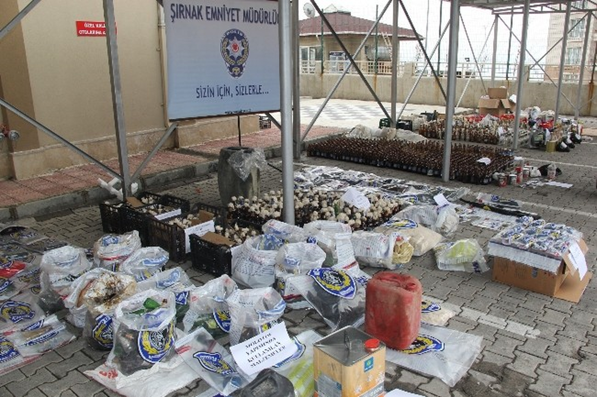 Şırnak\'ta Sokak Göstericilerine Darbe