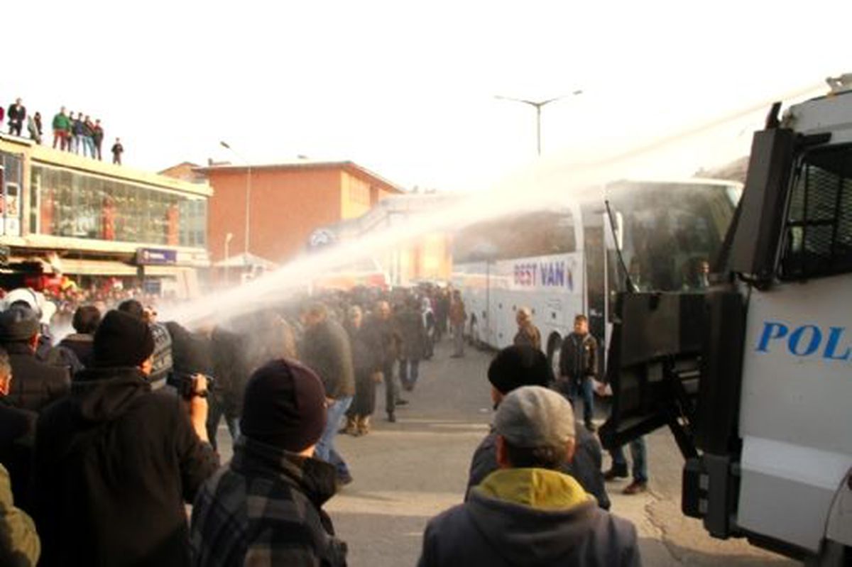 Bitlis\'teki İzinsiz Gösteriler