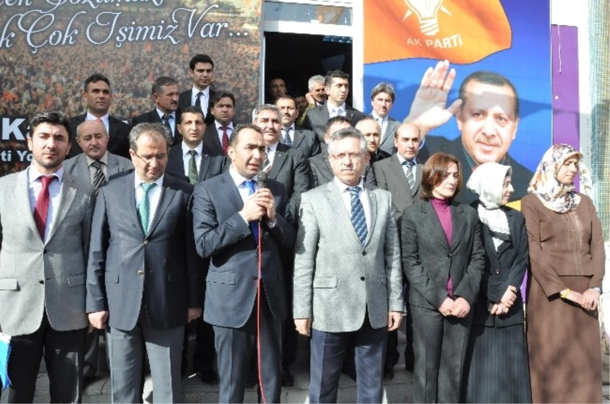 AK Parti, Yozgat\'ta Belediye Meclis Üyesi Adaylarını Tanıttı