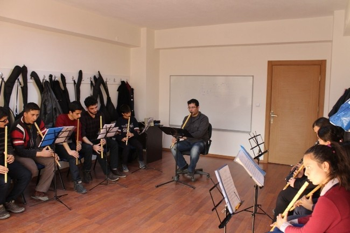 Atık Pil Toplayan Gençlere Sinema Bileti Hediye