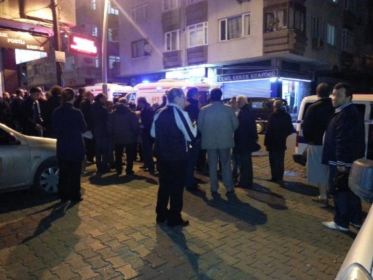 Bahçelievler\'de Silahlı Satırlı Kavga: 2 Ölü, 1 Yaralı