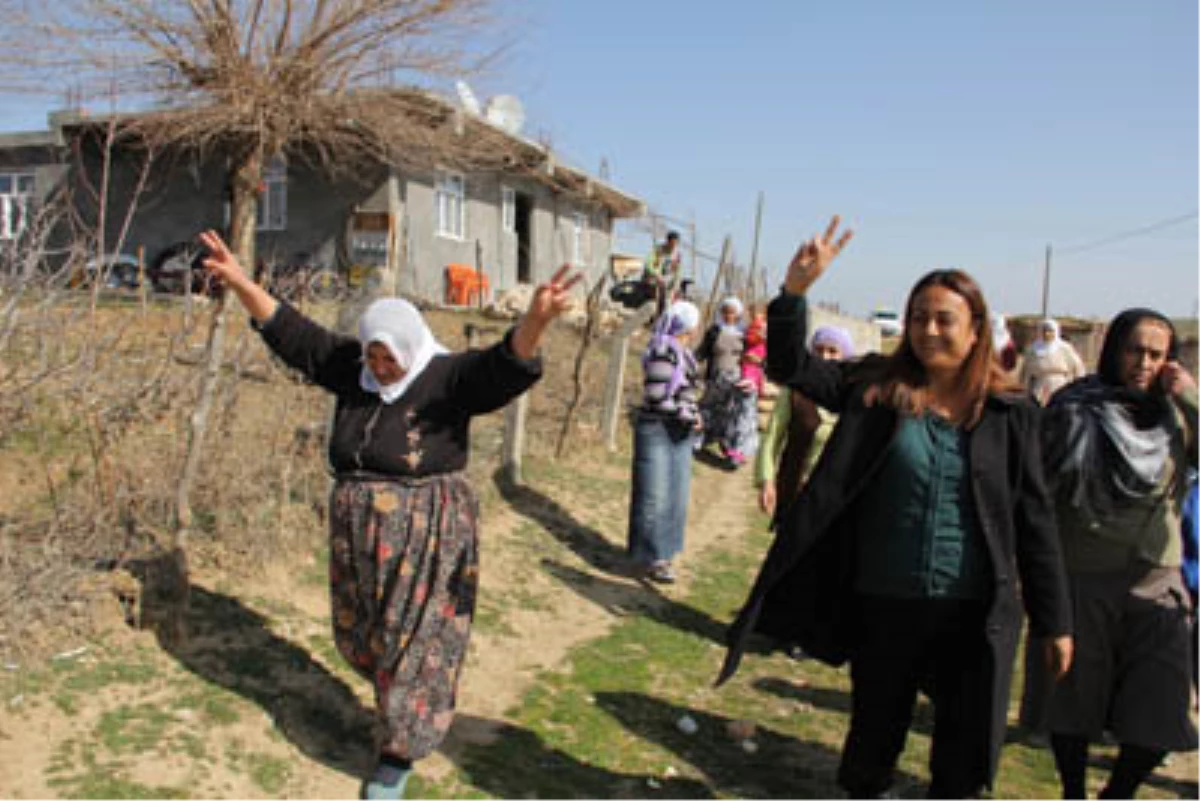 BDP\'li Adaylar Silvan\'da Köy Köy Geziyor