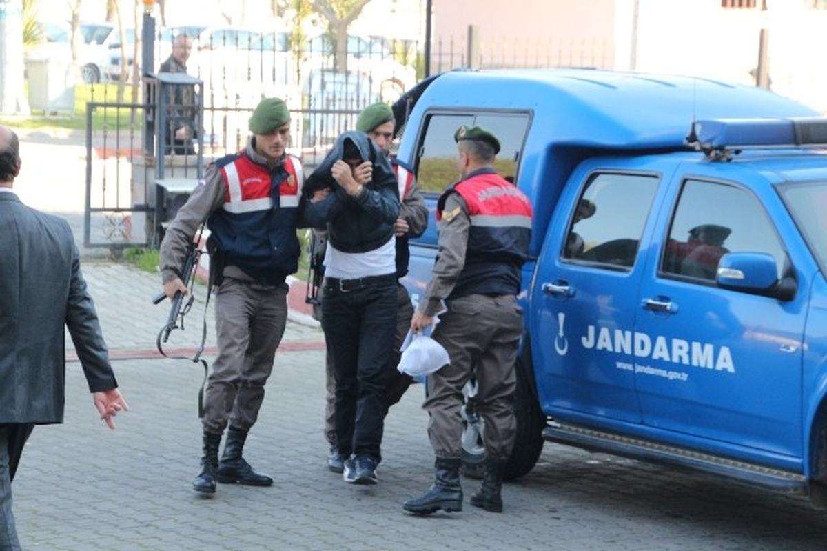 Beline Sarılı Uyuşturucularla Yakalandı