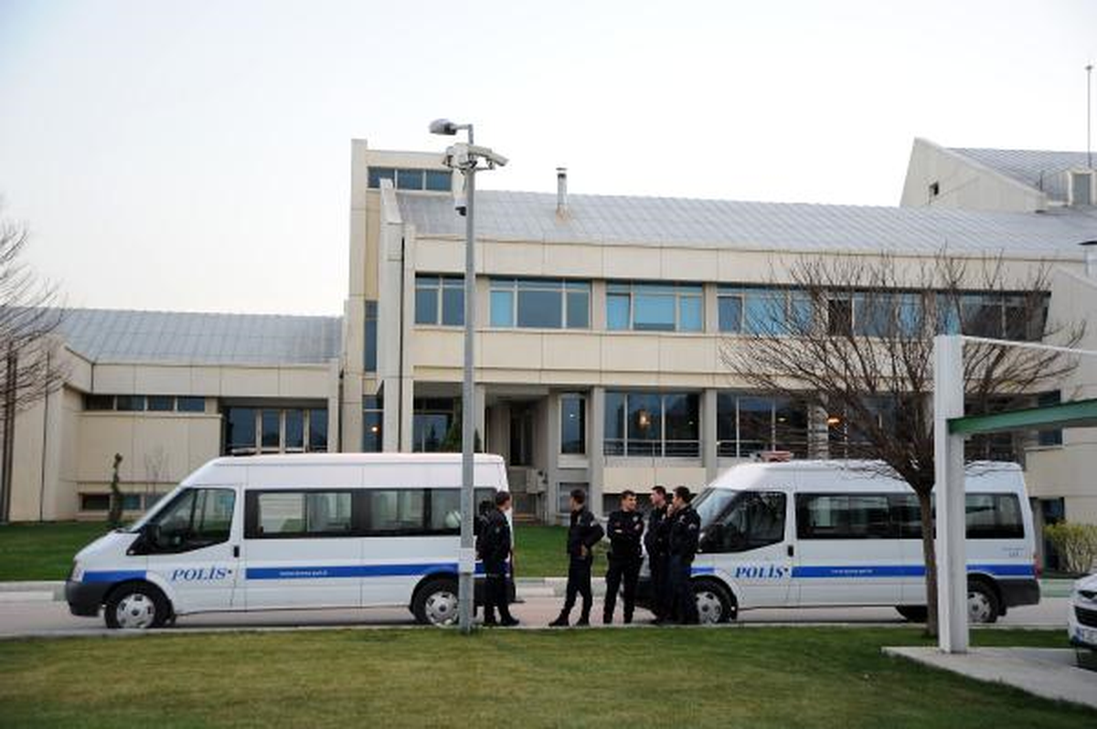 Bursaspor Tesislerinde Polis Önlemi