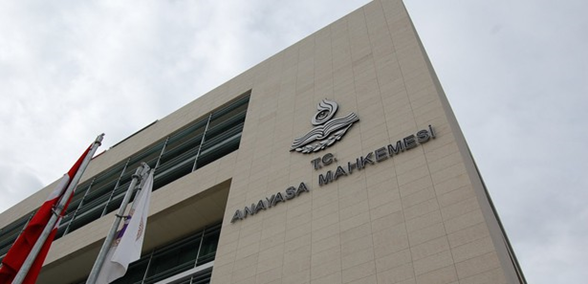 CHP\'nin Anayasa Mahkemesi Başvurusu Yarına Kaldı