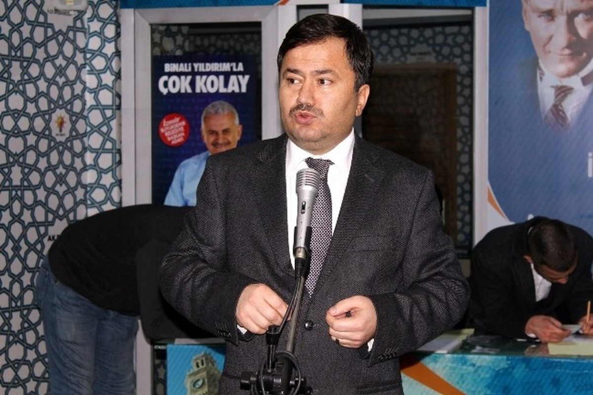 Çiğli\'de 100 Kişi AK Parti\'ye Katıldı
