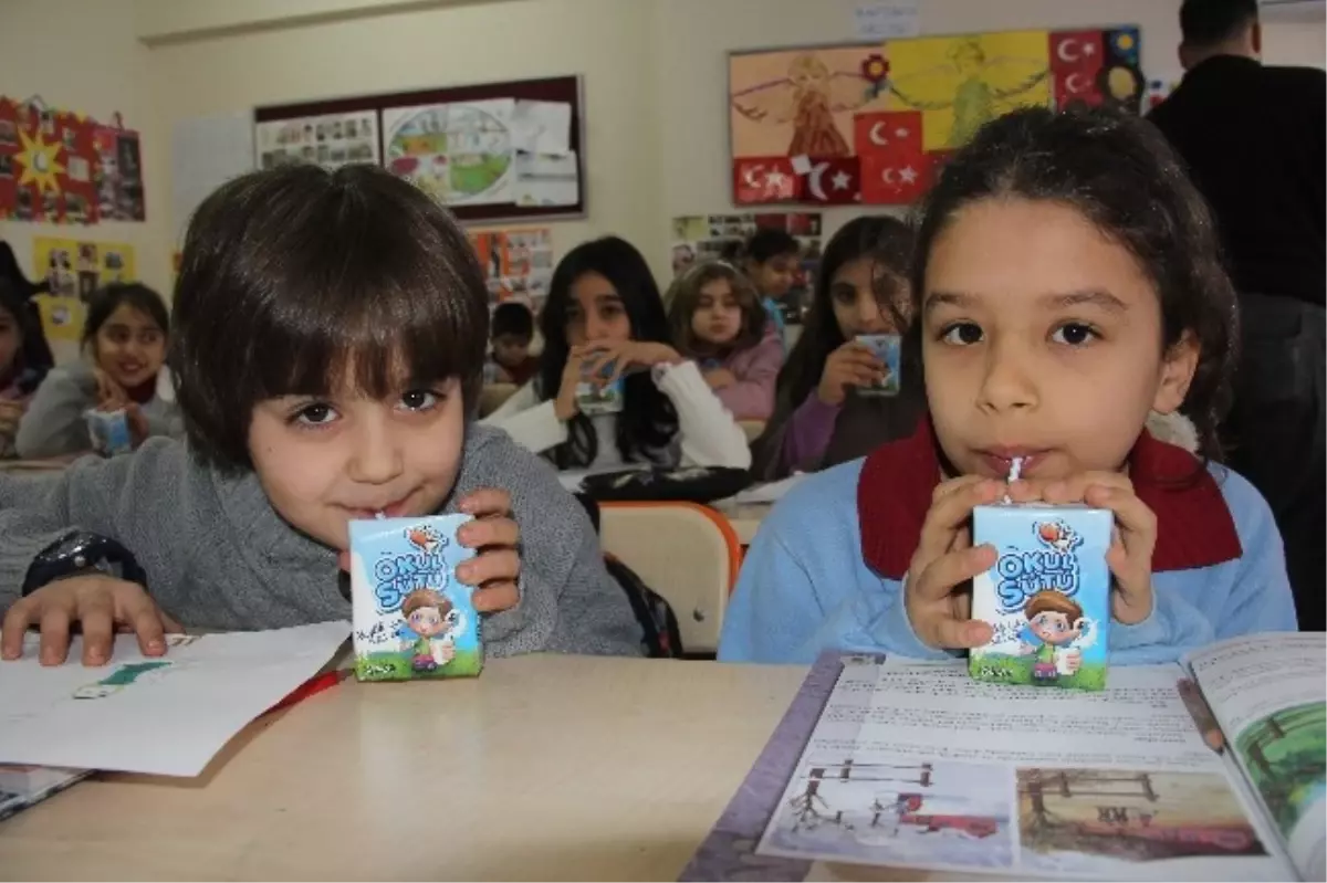 Çocuklar Günde 2 Bardak Süt Tüketmeli