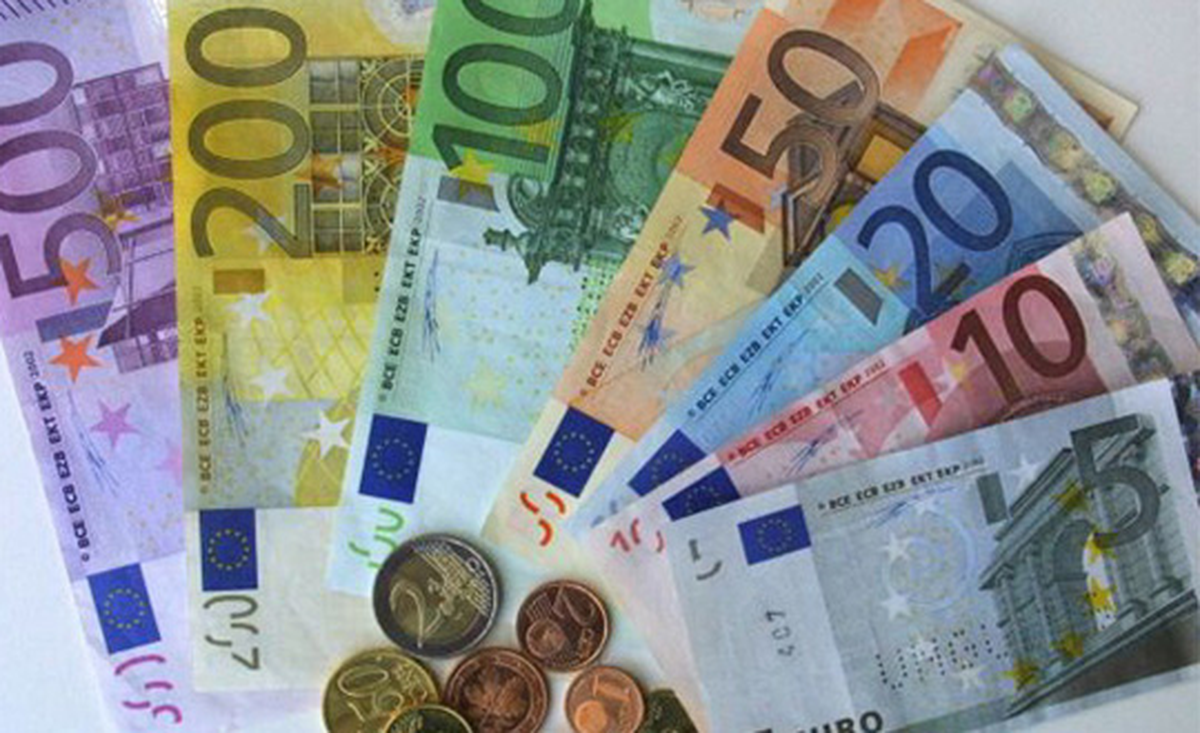 Çöpten 10 Bin Euro Çıktı