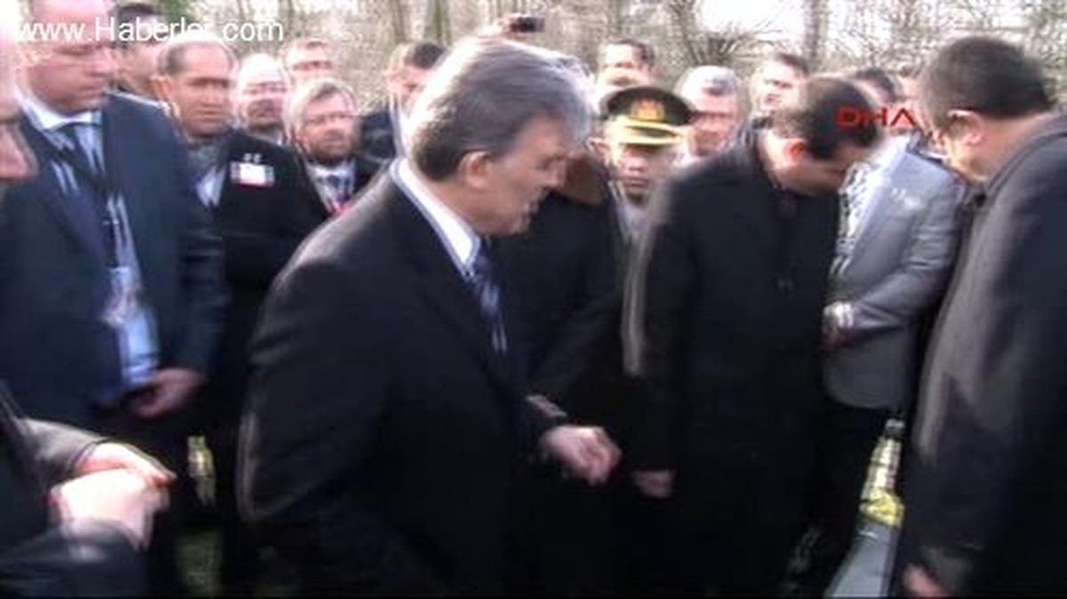 Cumhurbaşkanı Gül, Galiçya Şehitliğini Ziyaret Etti