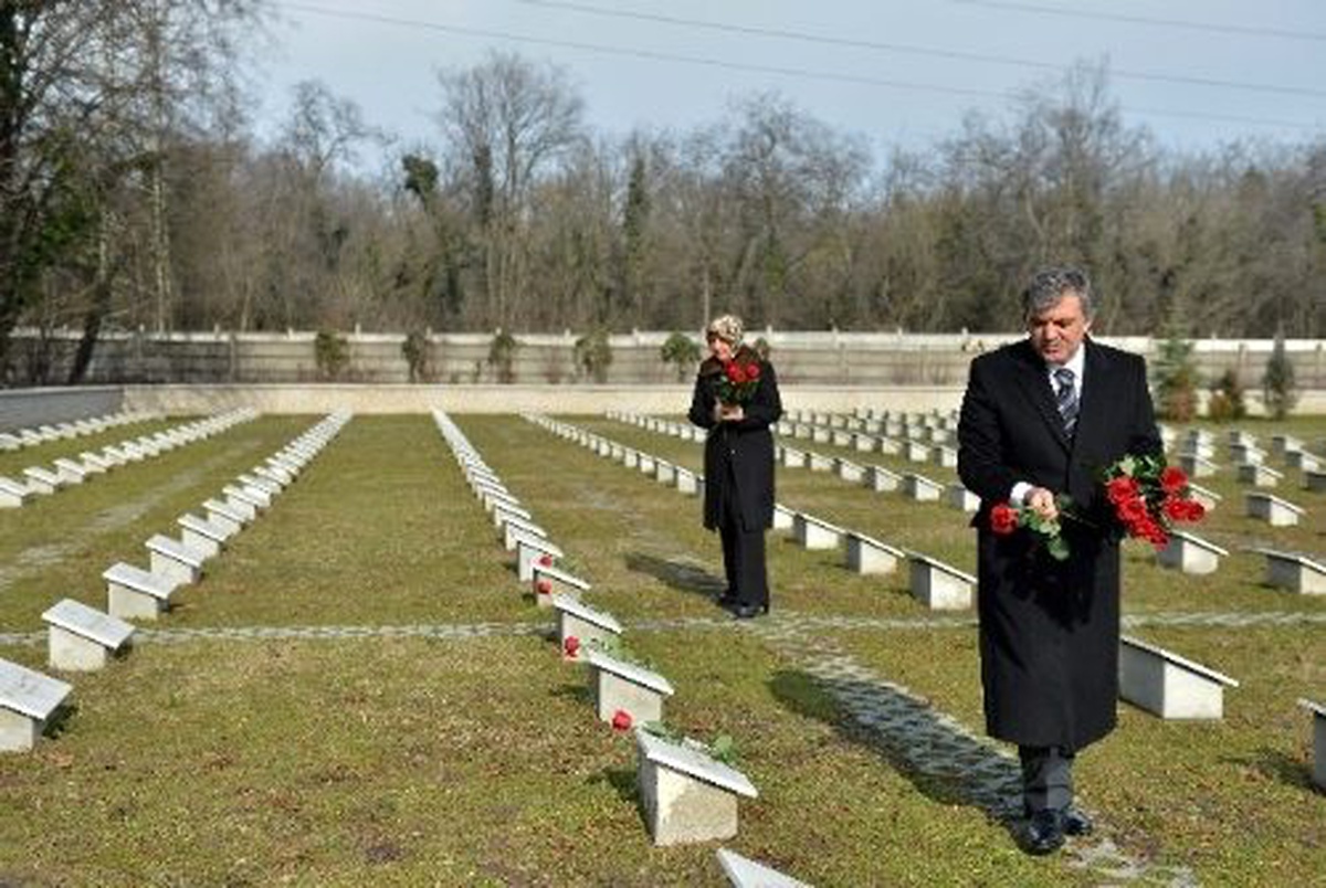 Gül, Galiçya Şehitliği\'ni ziyaret etti (2) -