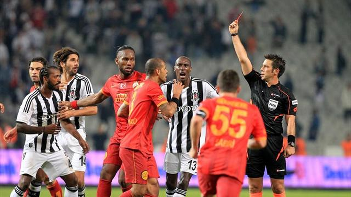 Dev Derbi Öncesi Beşiktaş\'a Müjde