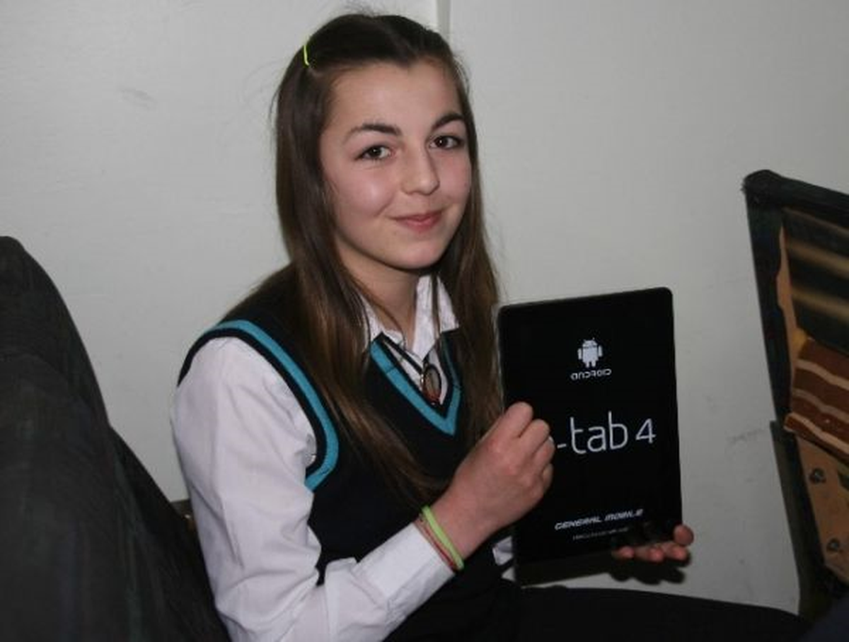 Lüleburgaz\'da Tablet Bilgisayar Dağıtıldı