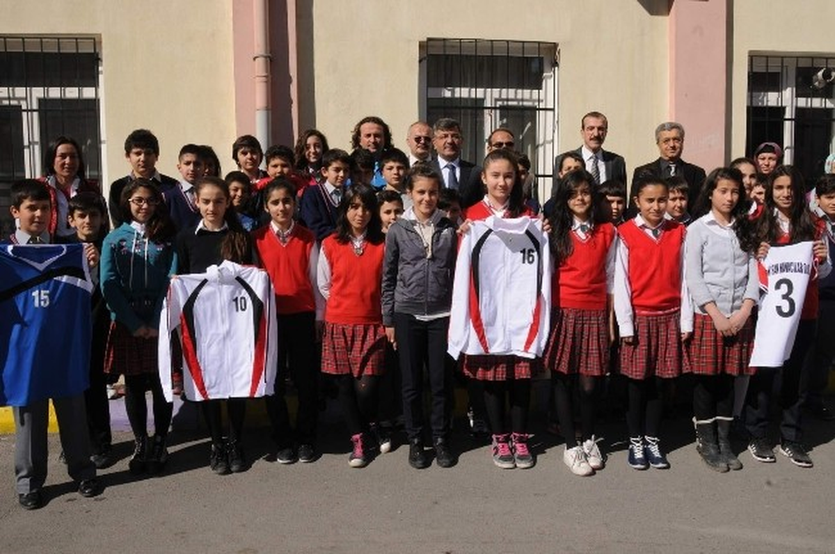 En Büyük Yatırım İnsana ve Eğitime Yapılan Yatırımdır