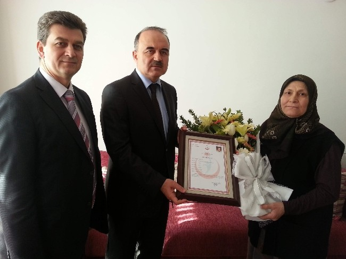 Görevi Başında Ölen Ambulans Şoförüne "Şehitlik Belgesi"