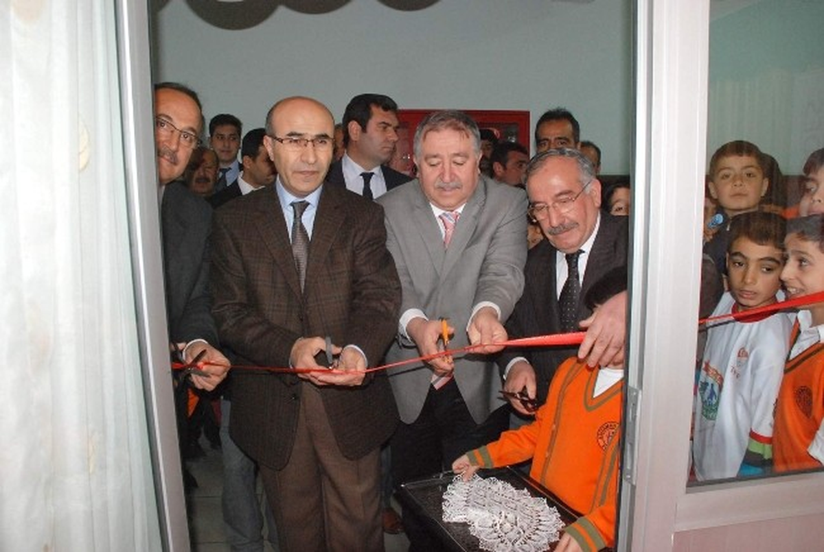 Her Okul Bir Kültür Sanat Merkezi\'