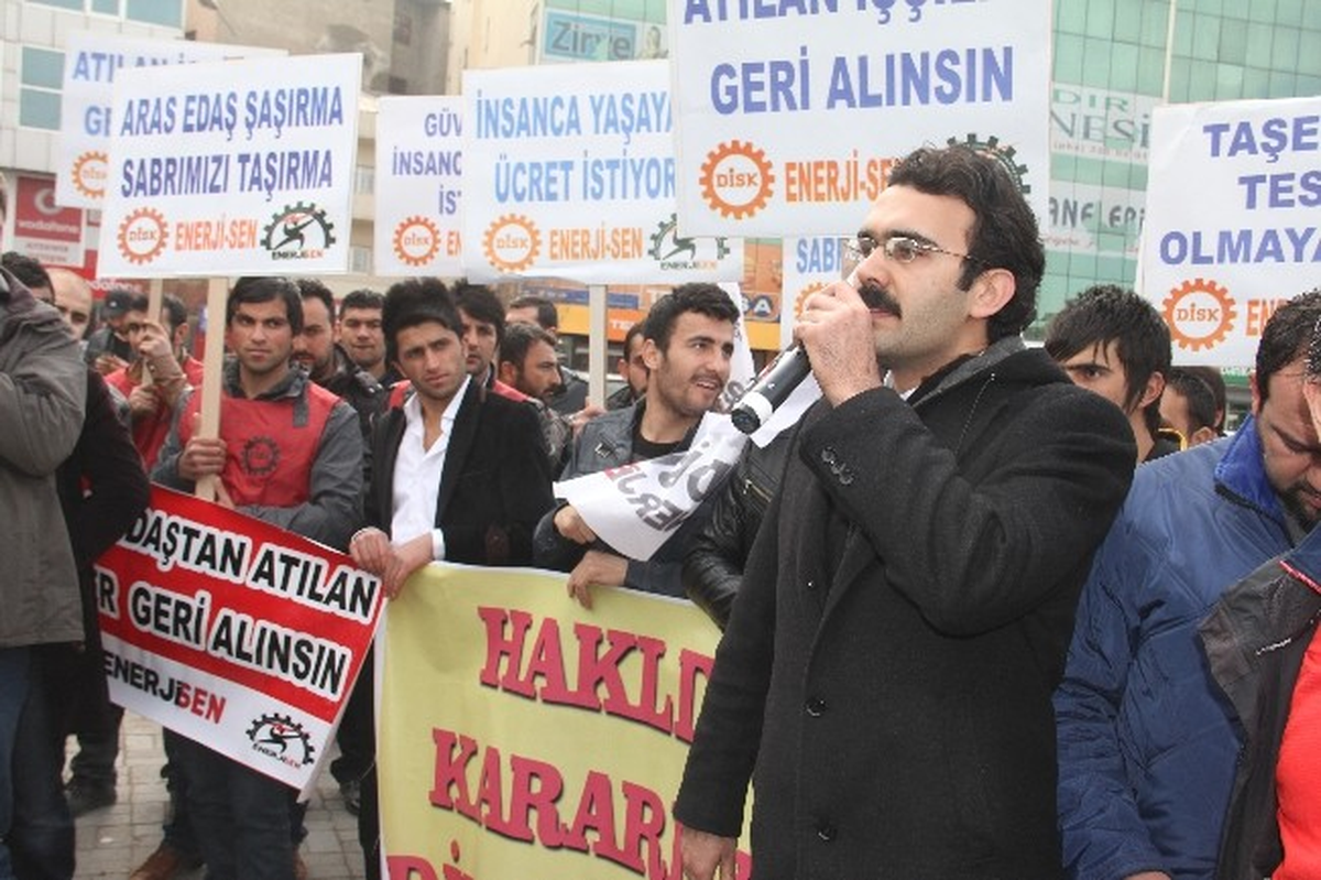 Iğdır\'da İşten Çıkarılan Aras Edaş İşçileri İçin Eylem
