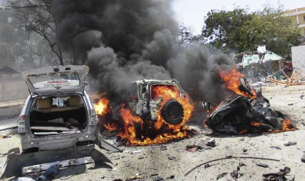 Irak\'ta Bombalı Araç Saldırısı: 15 Ölü, 64 Yaralı
