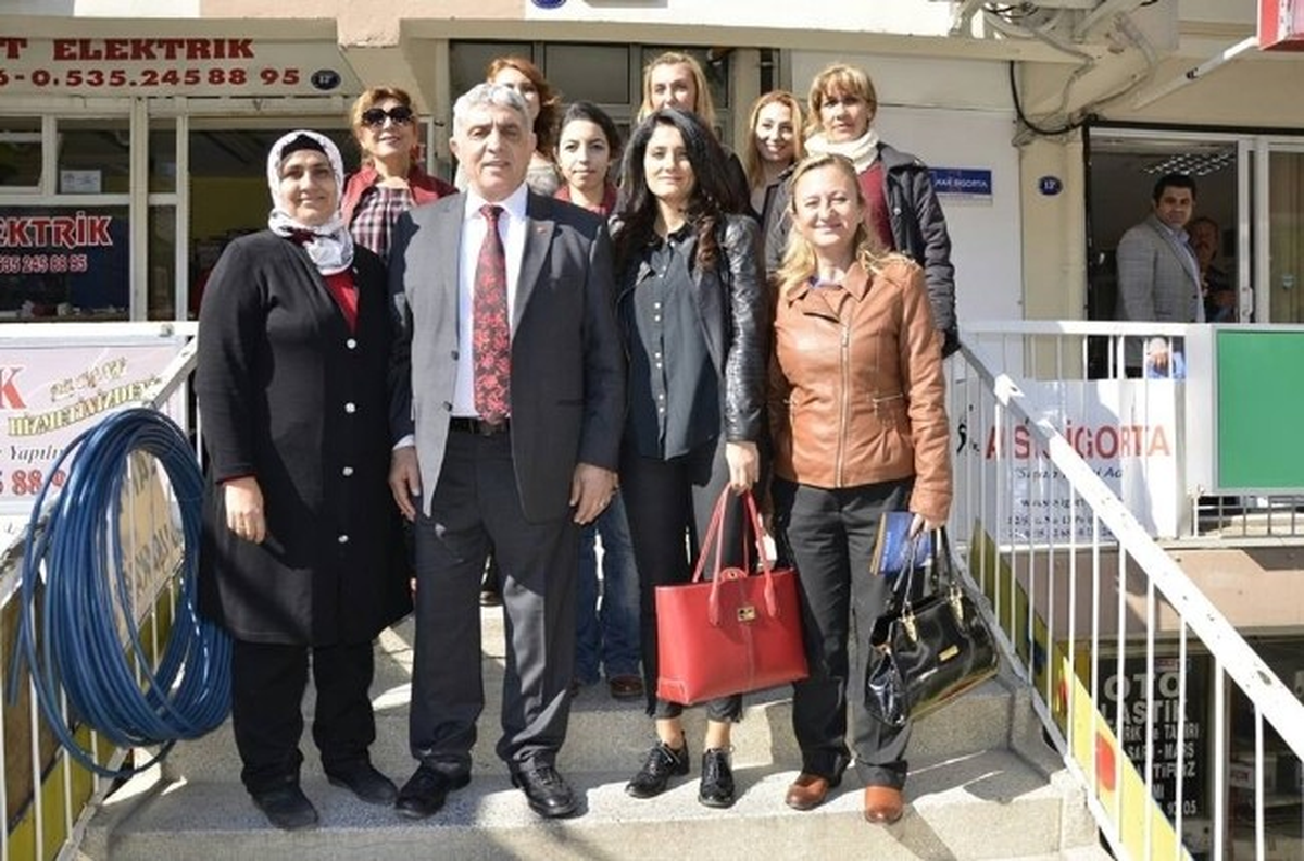 Kalkan\'ın "Ak Kadınları" Arı Gibi Çalışıyor
