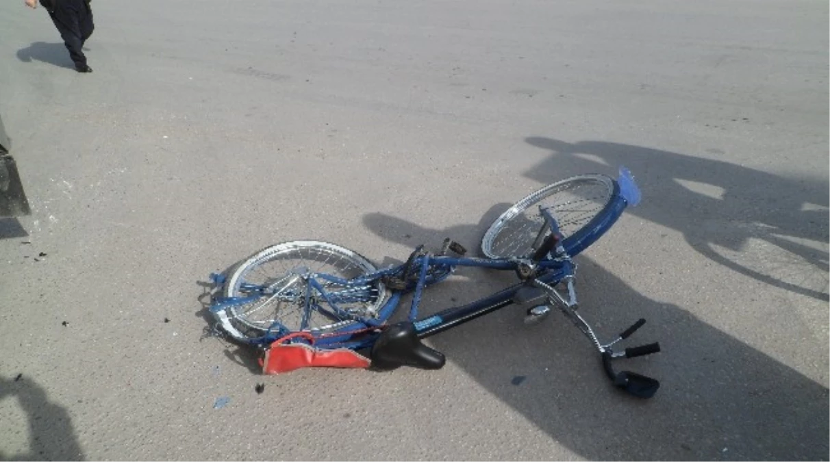 Samsun\'da Kamyonun Çarptığı Bisikletli Kişi Öldü