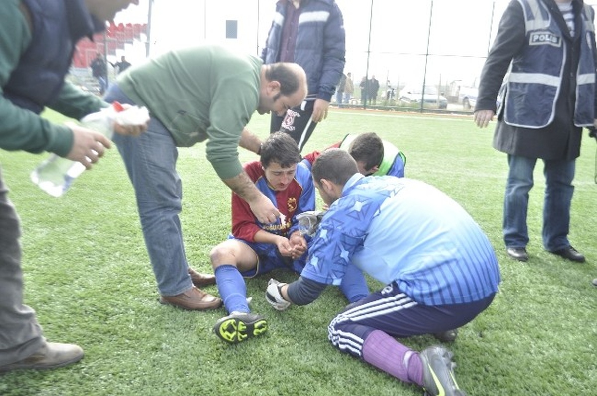 Kırklareli 1. Amatör Lig Maçında Kavga Çıktı: 1 Futbolcu Yaralandı