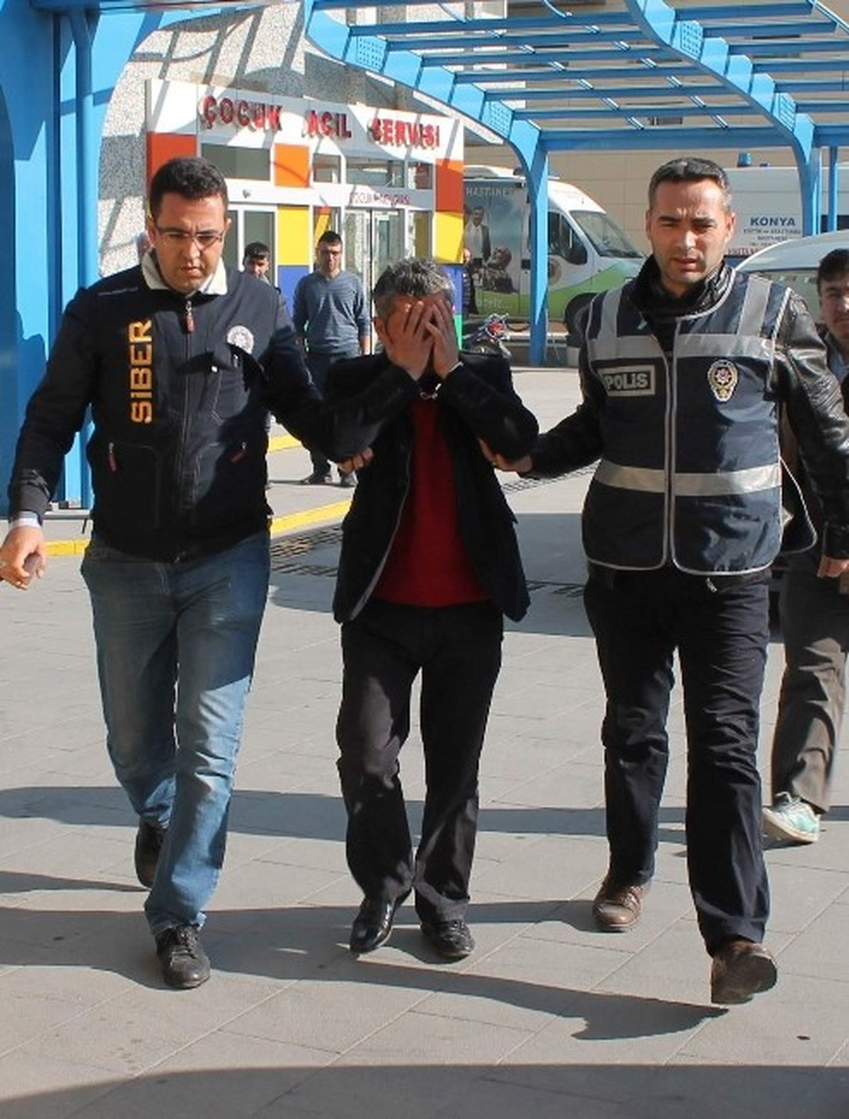 Kredi Kartlarını Kopyalayan Çeteye Operasyon: 15 Gözaltı