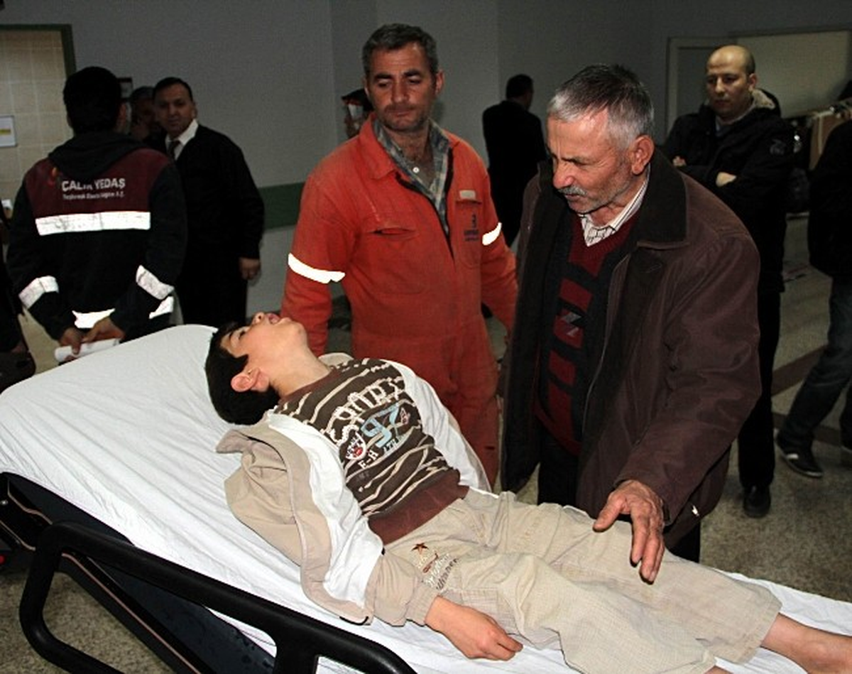 Samsun\'da Öğrenci Servisi Kaza Yaptı: 14 Yaralı