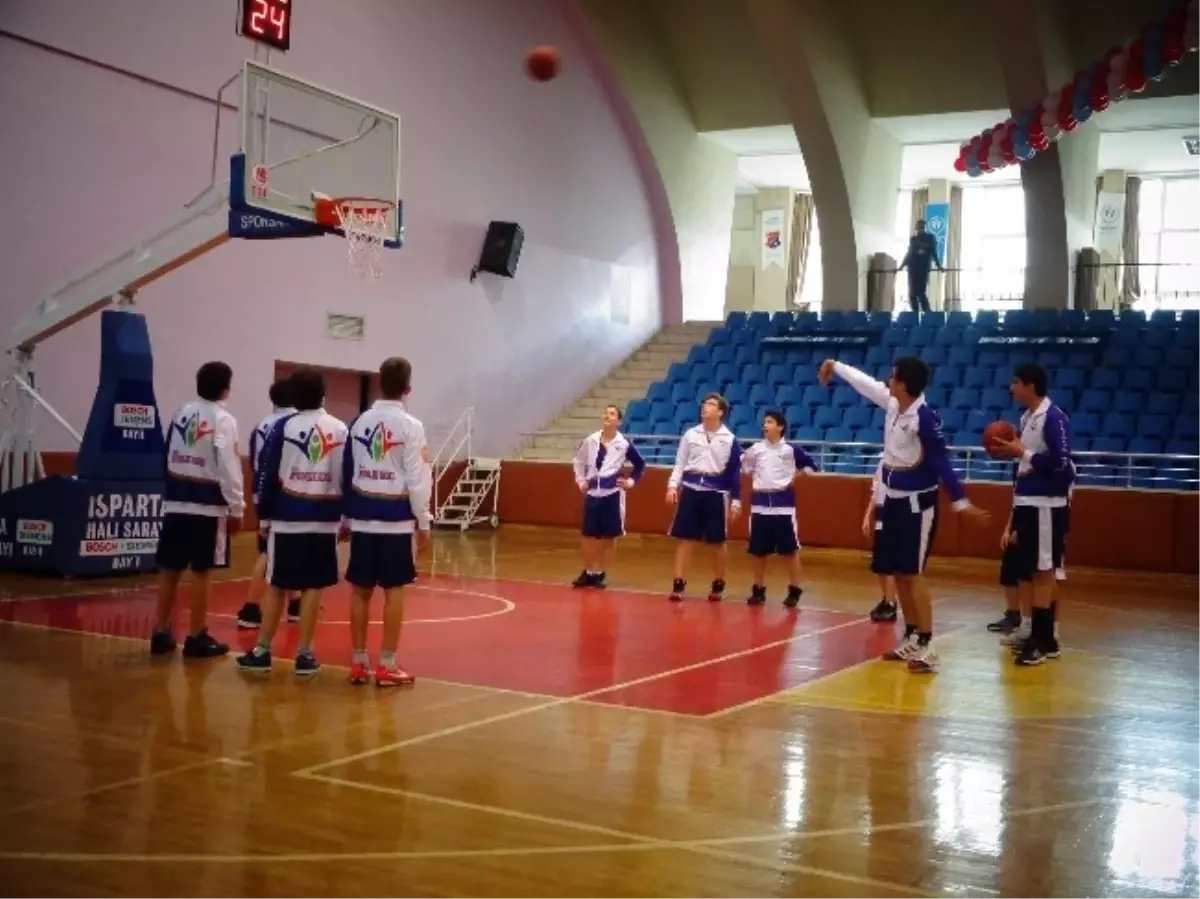 Özel Aydınlık Okulları Basketbolda İl Üçüncüsü Oldu