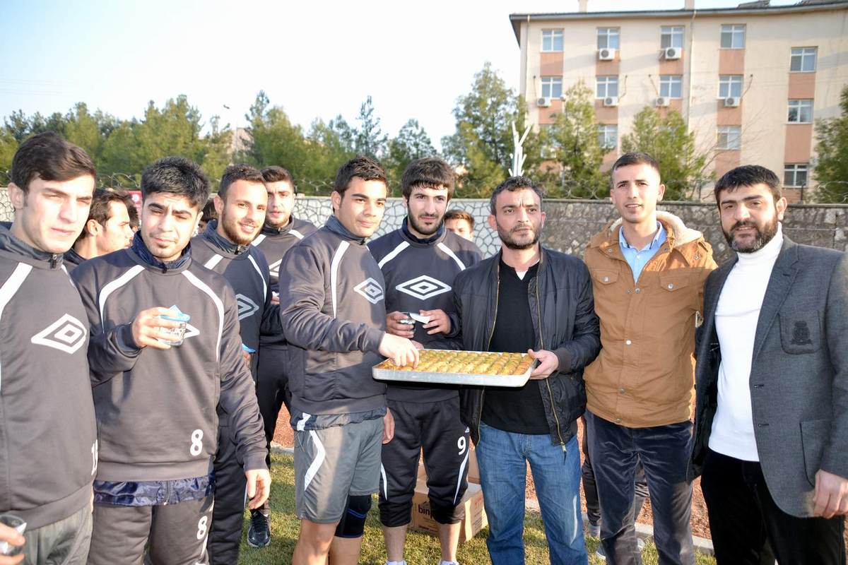 Siirtli Esnaflardan Siirt Spor\'a Destek