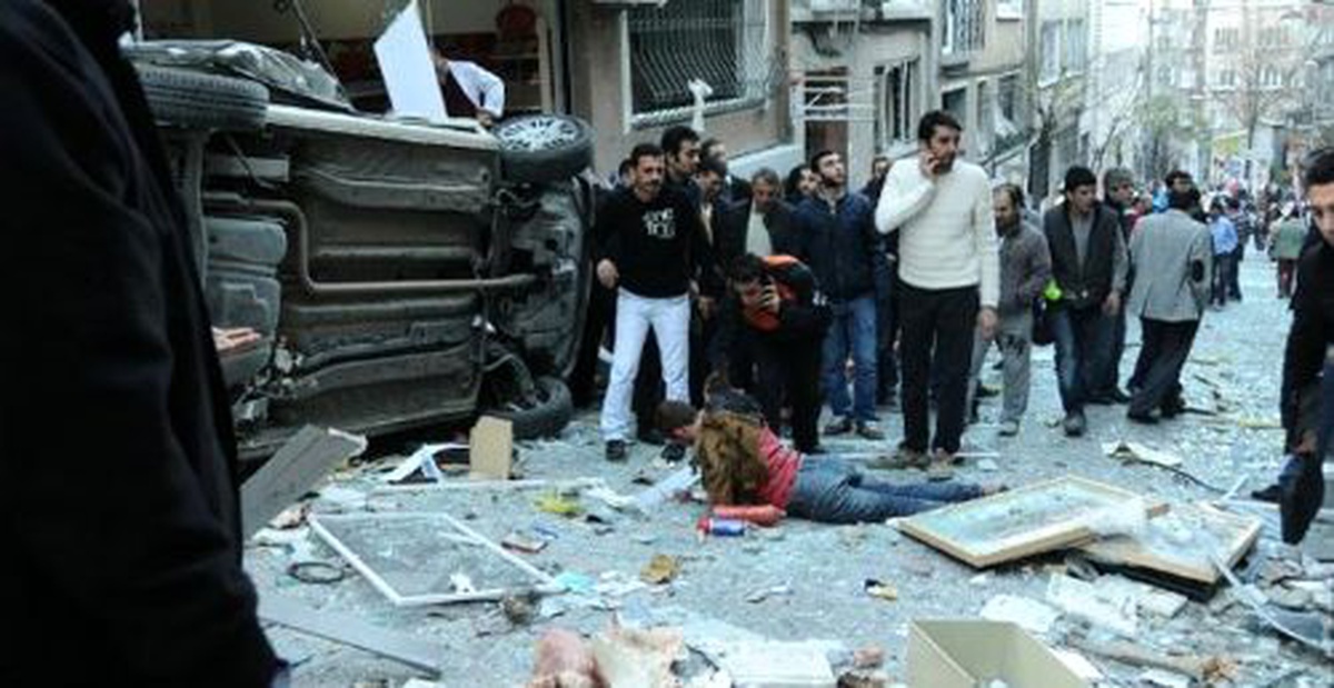 Taksim\'de, Patlamayla Sanat Galerisi Harabeye Döndü