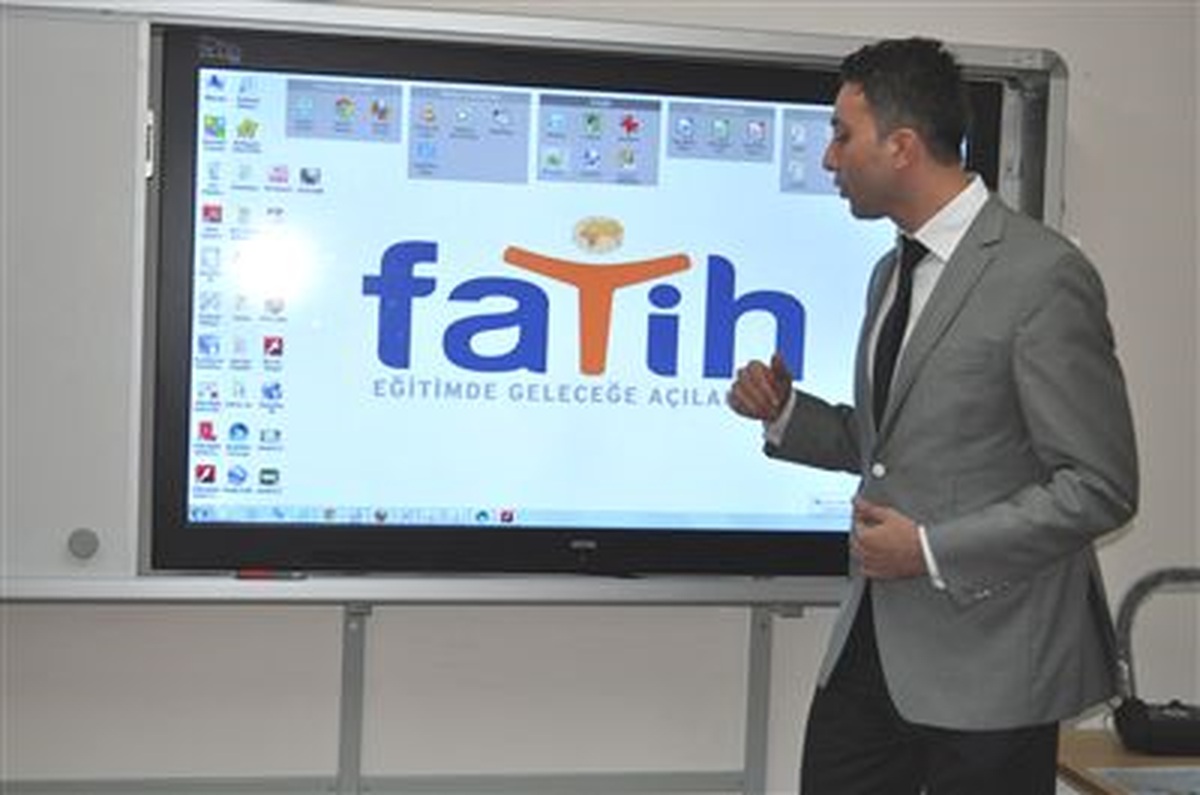 Tokat\'ta, Öğrenci ve Öğretmenlere Tablet Dağıtıldı
