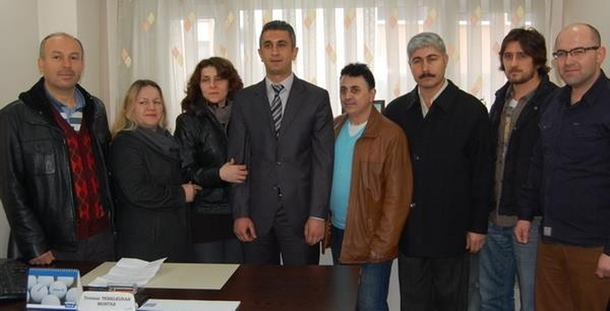 Yeni Mahalle Muhtarı Temelkuran, Ekibini Tanıttı