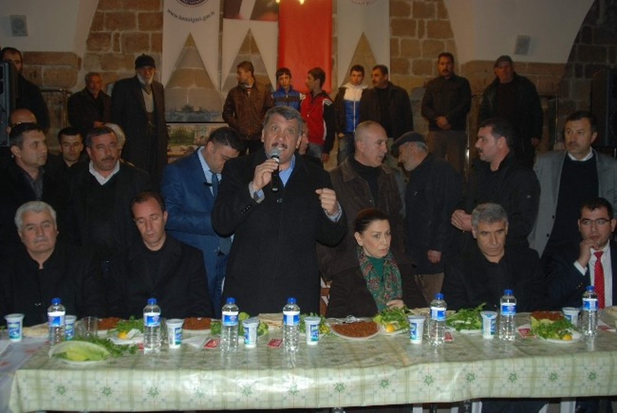 AK Parti Heyeti, Tarihi Kervansaray\'da Buluştu