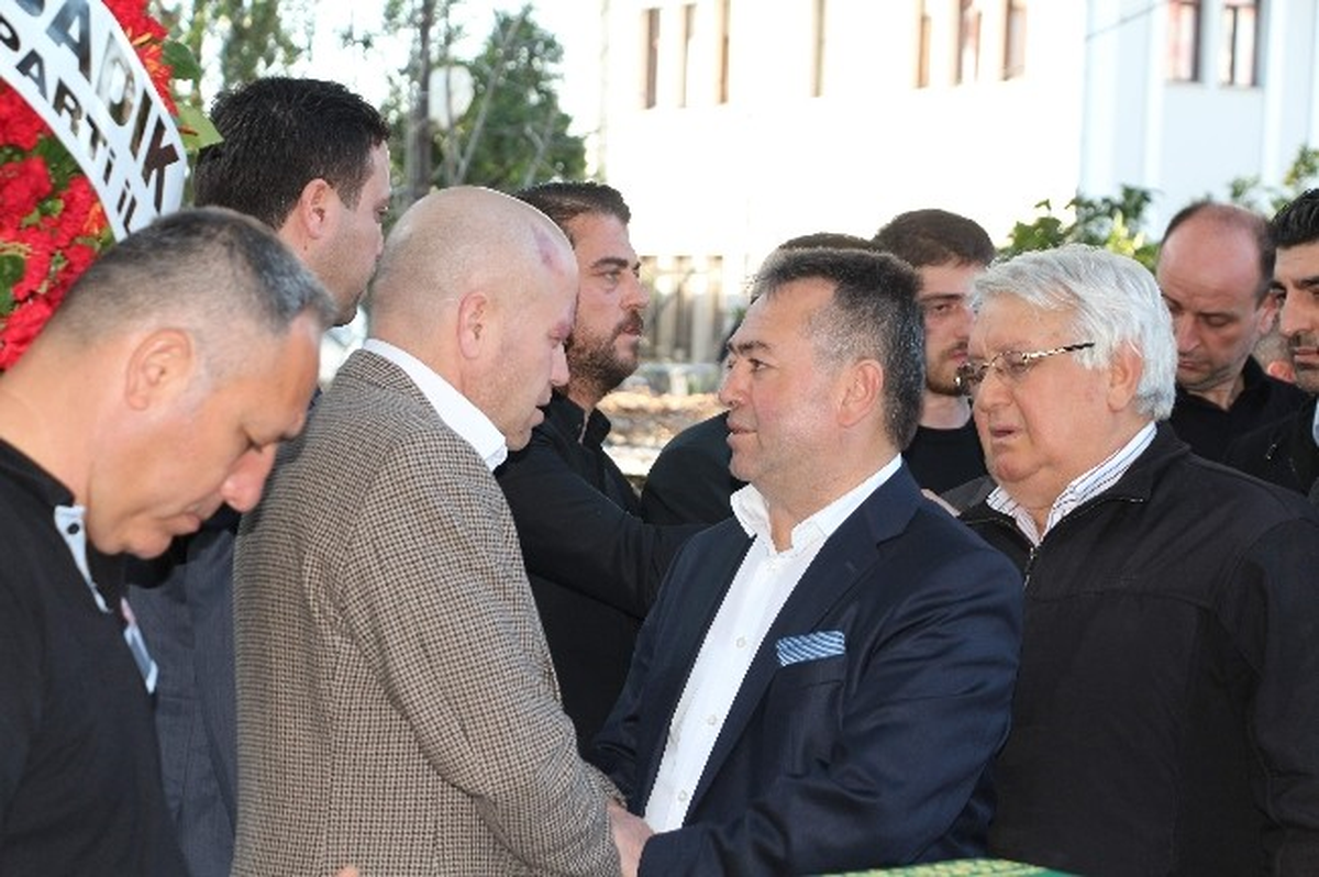 AK Parti\'li Yalçın Pekgüzel, Seçim Çalışmalarına Ara Veriyor