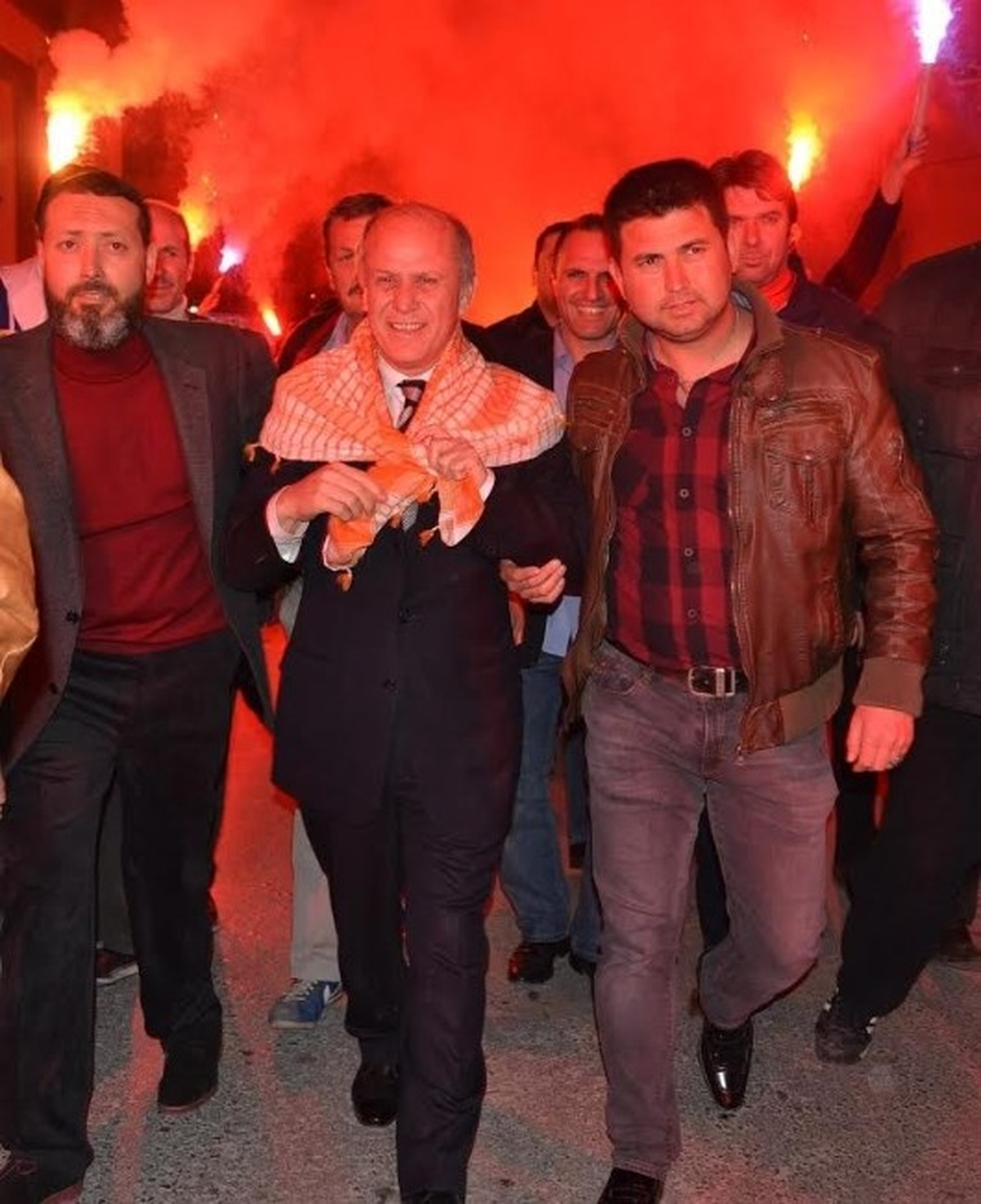 Ak Partili Şeboy\'dan "Hodri Meydan"