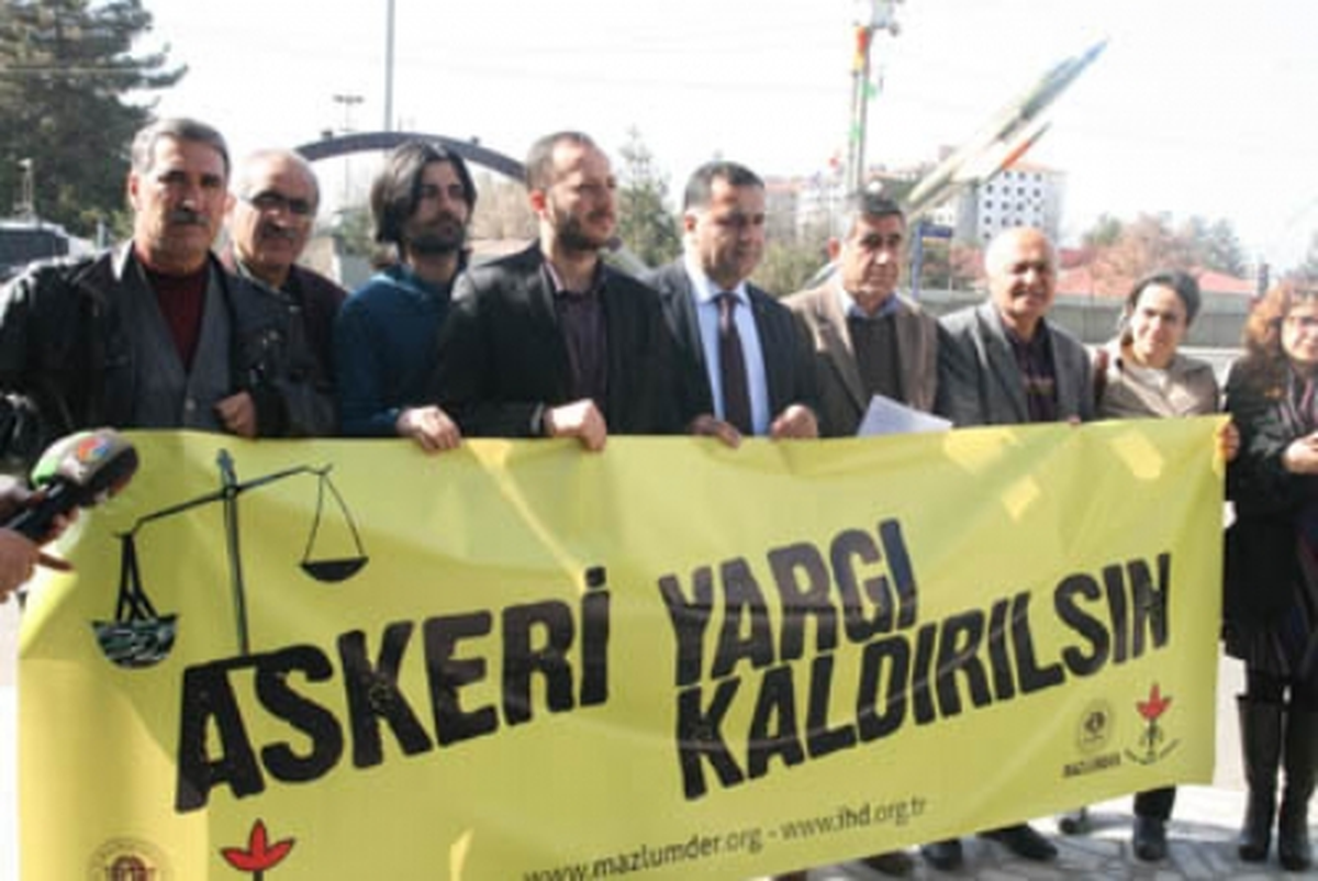 Askeri Yargı Kaldırılsın" Kampanyası