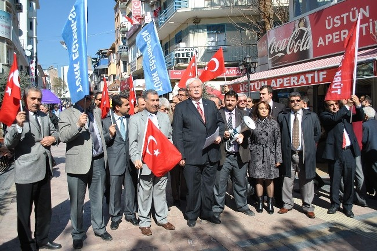 Aydın Türk Eğitim-Sen\'den MEB Yasa Tasarısına Tepki