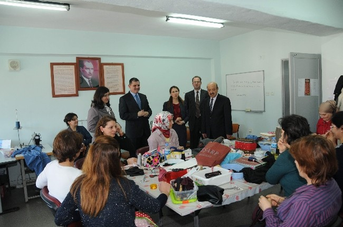 Başkan Aydınlı\'dan Kadın Kültür Merkezi Müjdesi