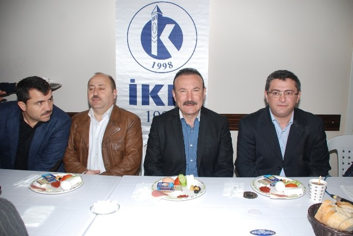 Başkan Doğan Alikahyalı Esnafla Bir Araya Geldi
