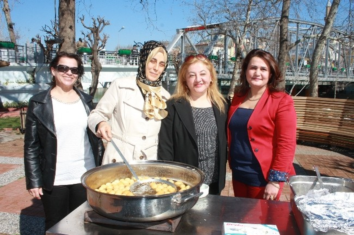 Beyaz Lale Derneği Lokma Standı Atçı