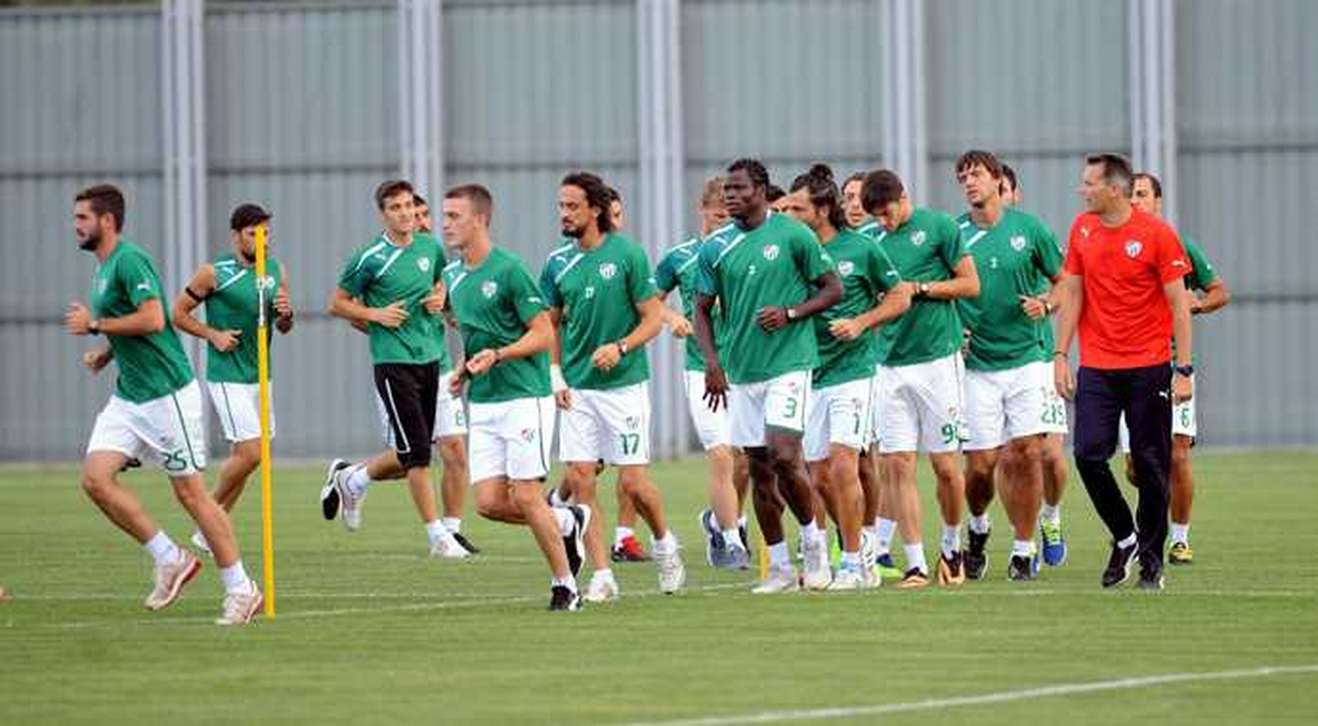 Bursaspor\'da Çaykur Rizespor Maçı Hazırlıkları Sürüyor