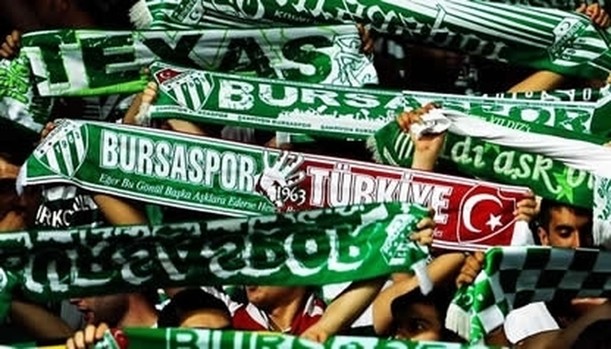 Bursasporlu Taraftarlardan TFF\'ye Protesto Yürüyüşü