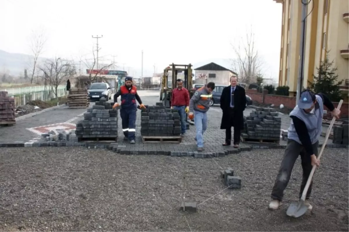 Çaycuma Belediyesin\'den Beton Parke Yol Çalışmaları