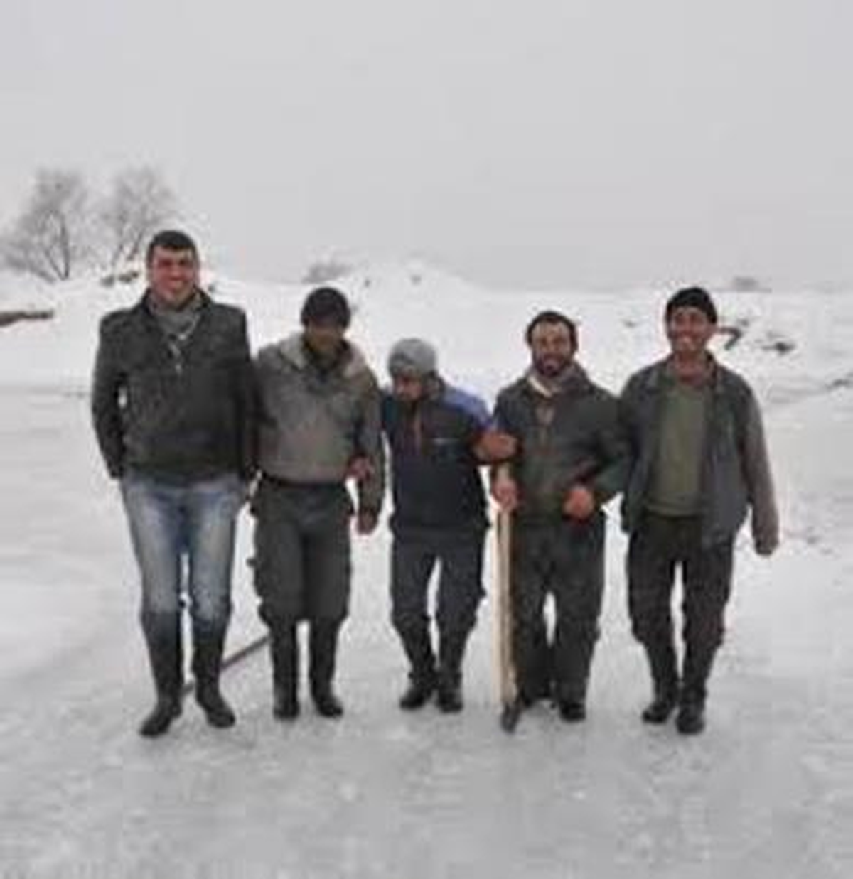 Donan Nehirde Halaylı Balık Avı
