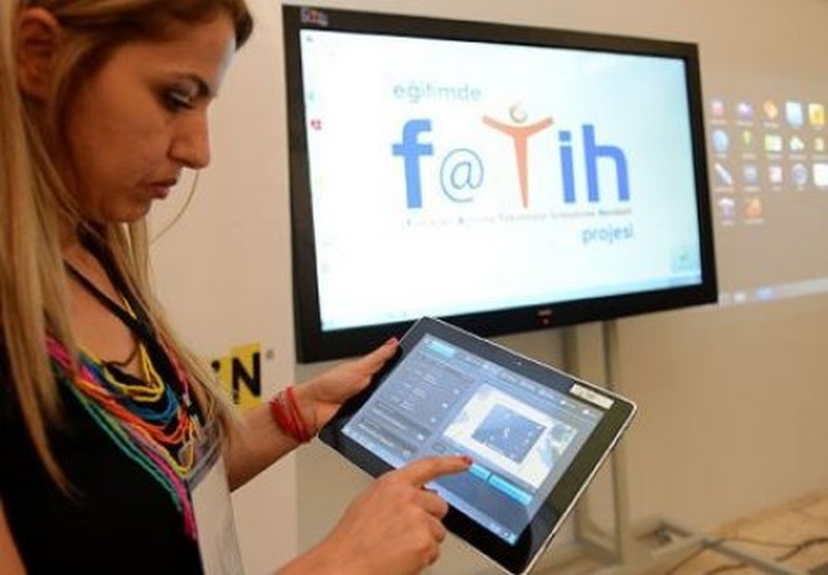 Havsa\'da Öğretmenlere Tablet Dağıtıldı